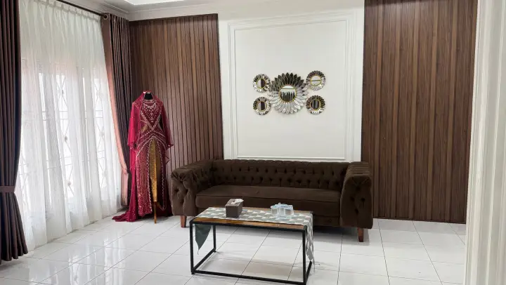 Showroom Maha Gaun
