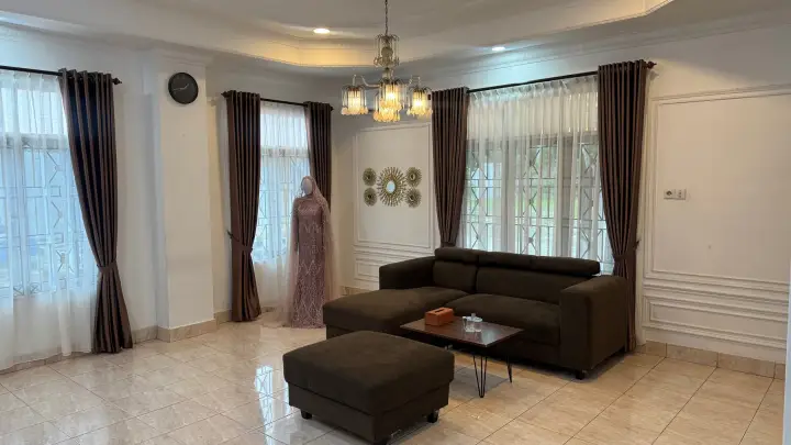 Interior Maha Gaun